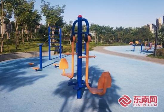 公共健身设施(图片来源壹福清).jpeg 公共健身设施(图片来源壹福清).jpeg