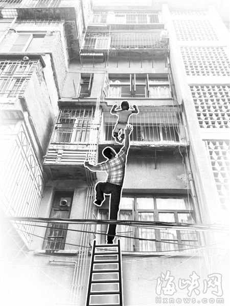 福州4岁女孩悬挂3楼窗沿 快递哥单手救人不留名