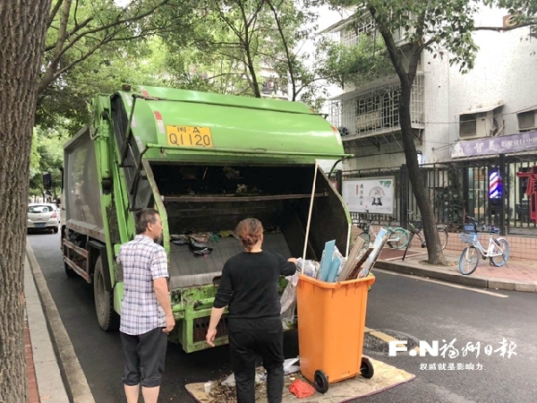 晋安城管严查严管垃圾混运 开展专项整治