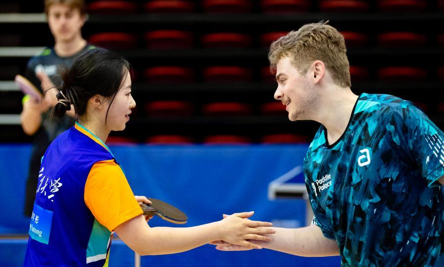 中美青年乒乓球友谊赛在宁夏举行