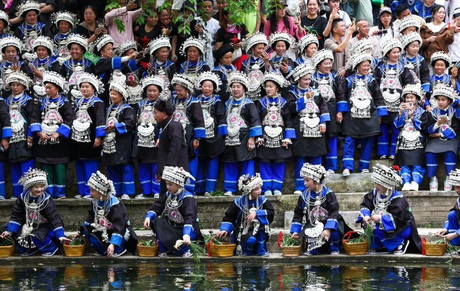 贵州报京侗寨欢度“三月三”