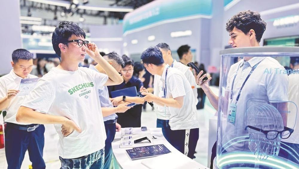 “镜”在眼前的AI翻译官