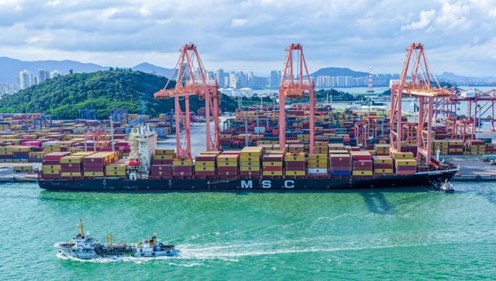 地中海航运SAMBAR航线货轮首航厦门港