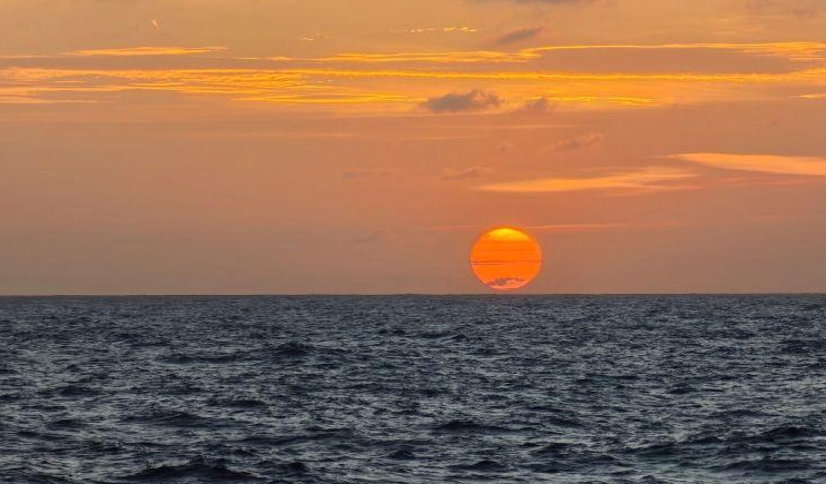 海上夕阳美
