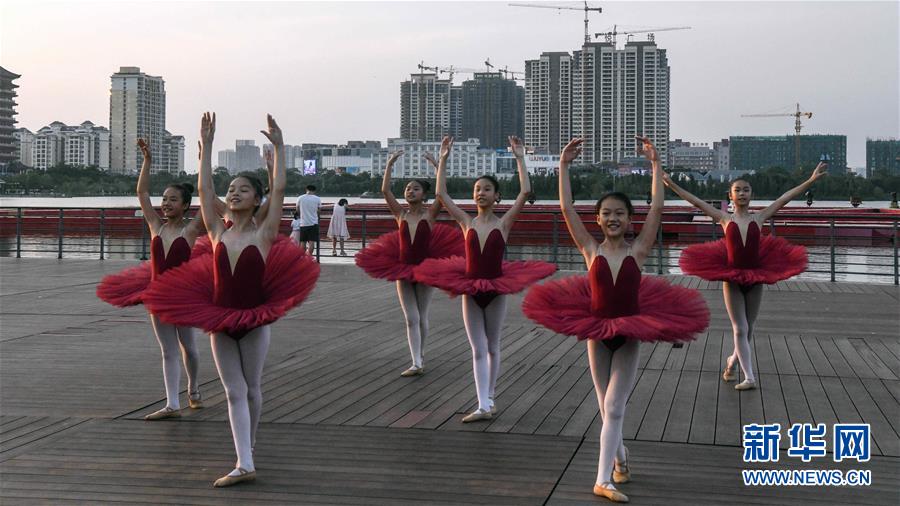 （社会）（9）芭蕾小天使的多彩假期