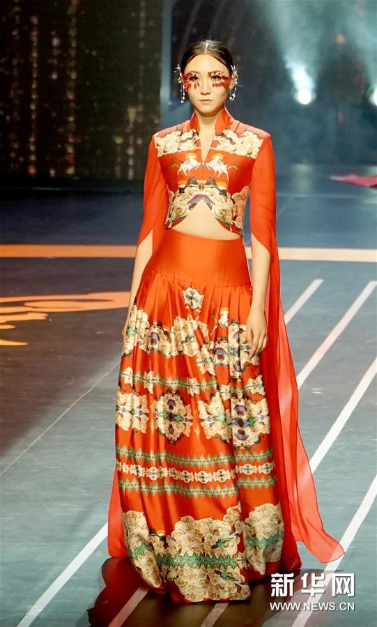 （新华视界）（5）《绝色敦煌之夜》文艺演出在敦煌举行