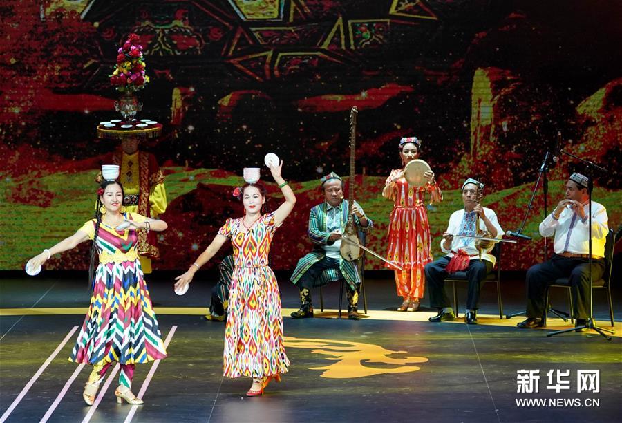 (文化)(2)《绝色敦煌之夜》文艺演出在敦煌举行