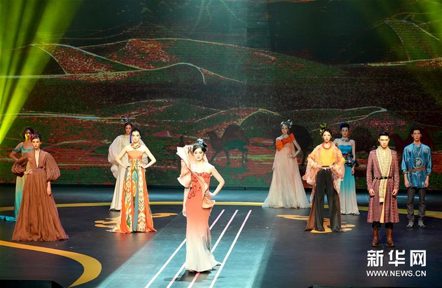 （文化）（8）《绝色敦煌之夜》文艺演出在敦煌举行