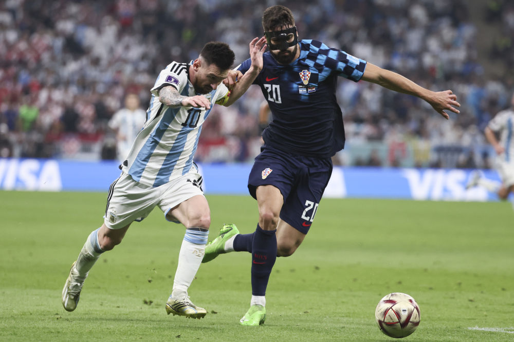 梅西上演“世纪助攻” 阿根廷大胜克罗地亚晋级决赛