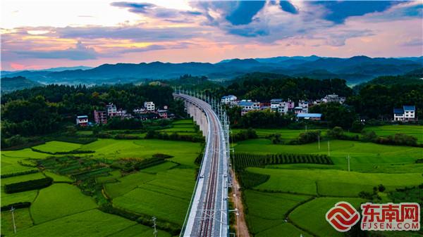 兴泉铁路美景.jpg