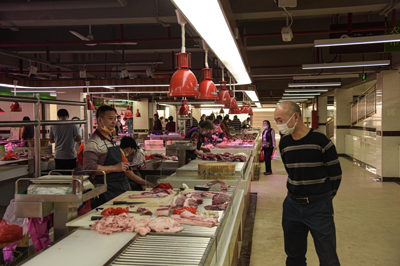 全新“2.0版”的集美农贸市场恢复运营,市场的软硬件都进行的大幅提升。图为,经过科学、人性化设计和布局的的市场功能分区(林志杰摄影) (17 - 21).jpg