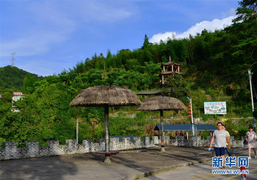 （社会）（4）福建龙岩：贫困村变为美丽乡村