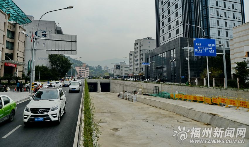 杨岳杨益民调研治理交通拥堵工作