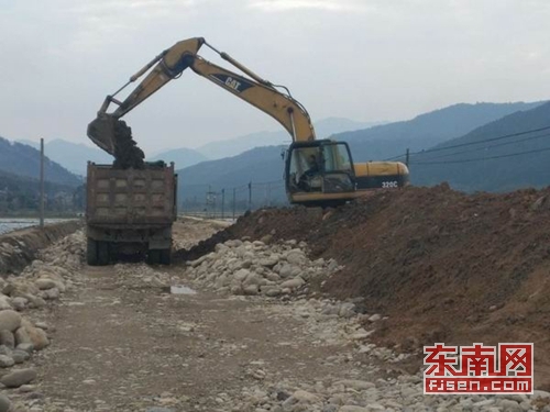 光泽县崇寨公路改造加快推进