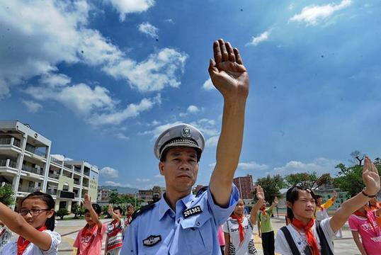 记厦门集美公安分局指挥情报中心教导员陈清洲